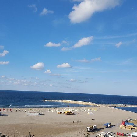 Modern Beach Apartment Constanta Exterior photo